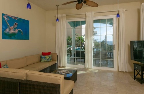 Estate Enighed Hotel | Ocean View Suite at Seagrape Vista - 10/10 Guest Rated
