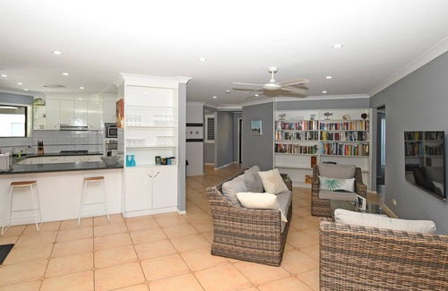 Dundowran Beach House | Seagrass: Waterfront Retreat with Ocean Views & Pet-Friendly