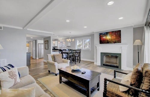 Isle of Palms Condo | Seagrove 01A: Oceanfront Retreat with Spa and Pool Access