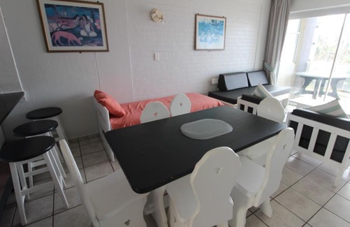 Margate Beach Apartment | Seagull 305: Oceanfront Escape with Pool & Family Fun