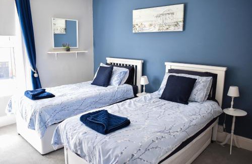 Pakefield House | Seagull Cottage: Pet-Friendly Coastal Retreat with Ocean View