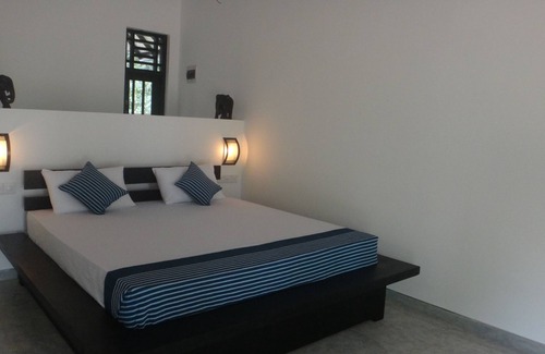 Tangalle House | Relax at Seagulls Beach & Garden Cabanas with Pool Access