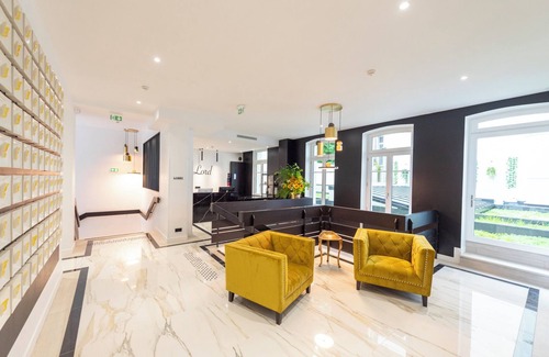 Faubourg-du-Roule Apartment | Elegant Seaham Hotel with Eiffel Tower Views & Spa Access