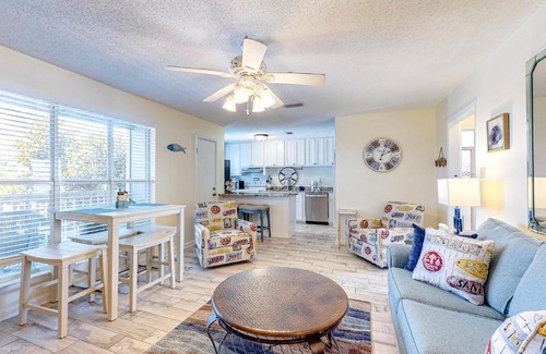 Gulf Shores Apartment | Seahorse 411: Family-Friendly Retreat with Pool Access