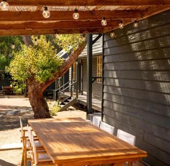 Huskisson House | Seahorse Manor: Premier Stay on the South Coast