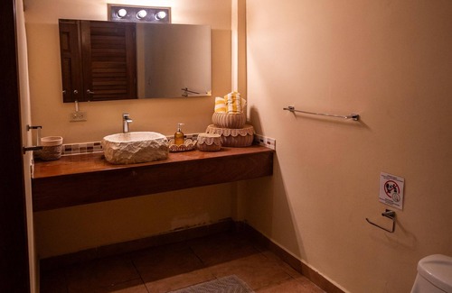 Big Creek Bed & Breakfast | Seahouse Beachfront B&B with Pool