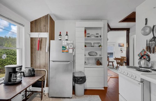 Seal Harbor House | Discover Seal Harbor Cottage: Family-Friendly Getaway!