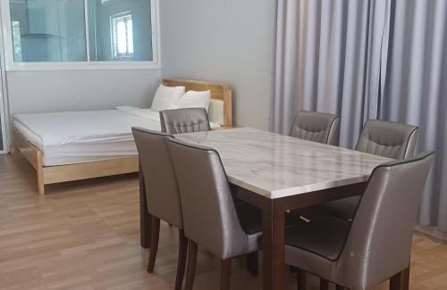 Noen Phra House | Family-Friendly Sealife Private Beach Villa with Pets Welcome