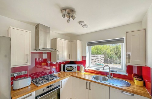 Port Appin Cottage | Relaxing Retreat with Ocean Views near Morven Mountains