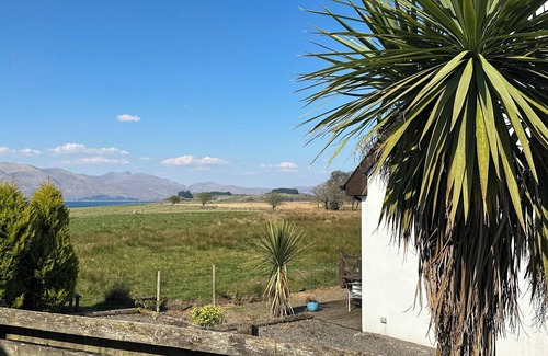Port Appin Cottage | Relaxing Retreat with Ocean Views near Morven Mountains