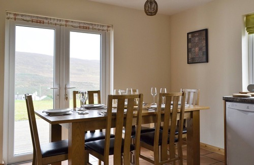 Portree Cottage | Experience Sealladh Breagh: Breathtaking Mountain Views
