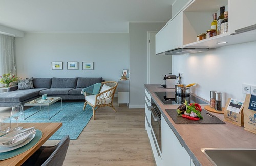Groemitz Apartment | Sealoft 4you: Oceanfront Retreat with High Guest Ratings