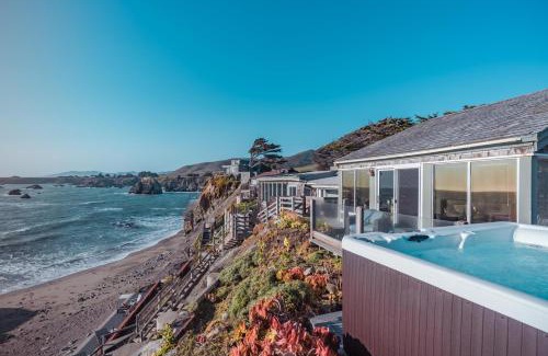 Sereno del Mar House | Seamist Beach Cottage: Private Beach & Ocean Views Await