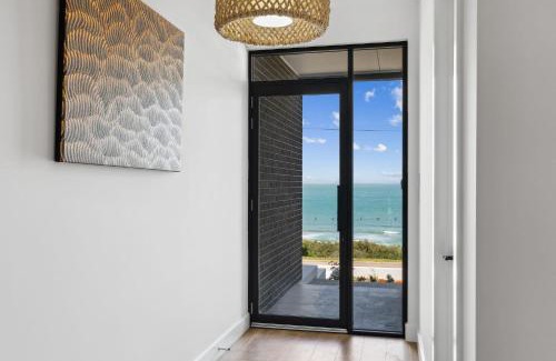 Hayborough House | Modern Seamist On Seagull: Family-Friendly Retreat