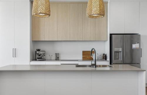 Hayborough House | Modern Seamist On Seagull: Family-Friendly Retreat