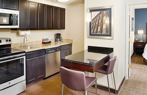 Manchester Condo | Convenient Manchester Stay: Near Airport with Great Amenities