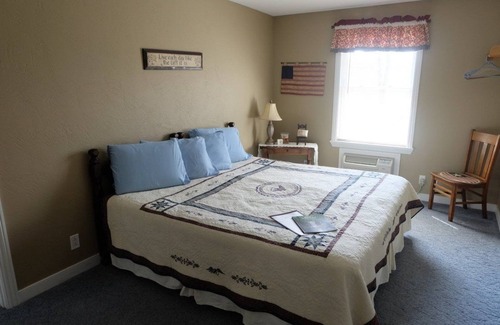 Leisenring Bed & Breakfast | Experience Homey Comfort at Seams Like Home B&B