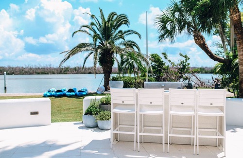 Captiva House | Sea Oats Estate: Private Villa with Pool and Ocean View