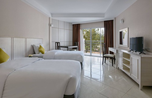 Nong Kae Hotel | Relax at Seapine Beach Golf and Resort Hua Hin