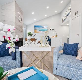 Huntington Beach House | Cozy Searenity Suite: Ocean View & Steps to the Beach