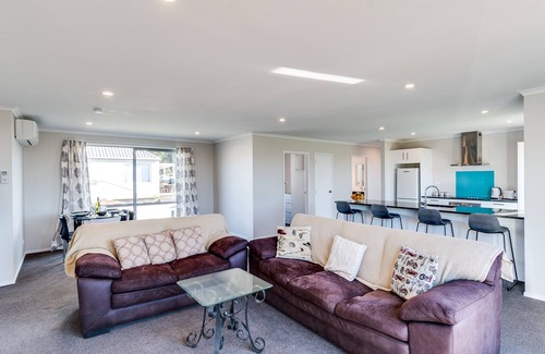 Waimarama House | Pet-Friendly SeaRenity Holiday Home in Waimarama