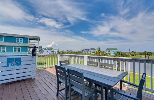 Galveston House | Relaxing Galveston Retreat with Pools and Hot Tub Access