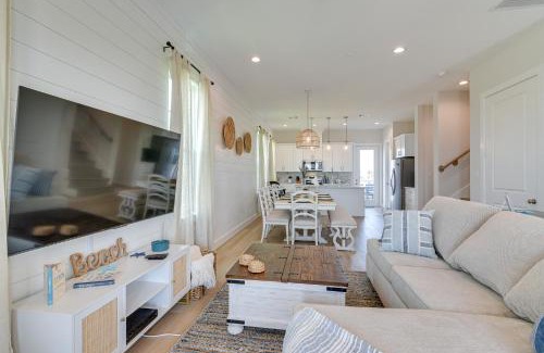 Galveston House | Relaxing Galveston Retreat with Pools and Hot Tub Access