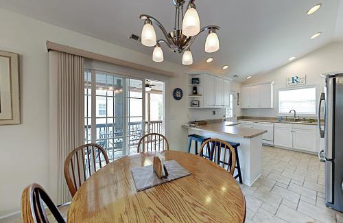 Tranquil Harbour House | Experience Seas the Day: Family-Friendly Getaway, 4 Stars