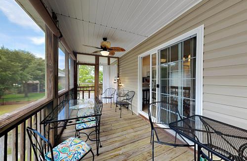 Tranquil Harbour House | Experience Seas the Day: Family-Friendly Getaway, 4 Stars