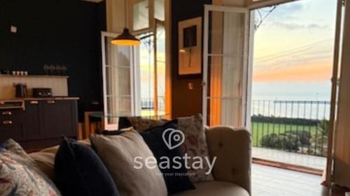 Ramsgate Apartment | Seas The View - Period 1 Bedroom & Balcony
