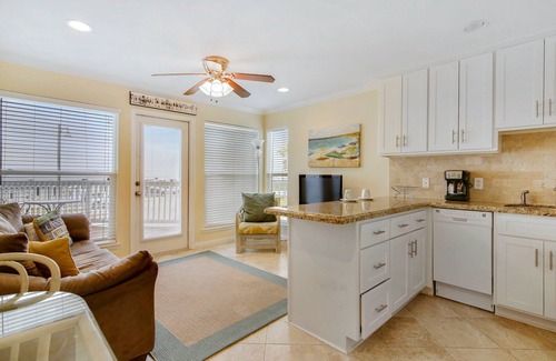 Galveston Condo | Oceanfront Retreat: Seascape 1104 Condo with Pool & Spa