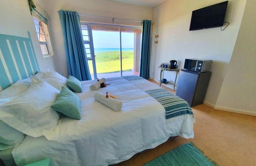 Amatola Coastal House | Oceanfront Getaway at Seascape 2 Glengariff - Rated 9/10