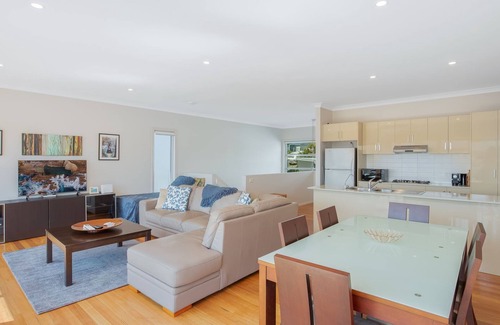 Bermagui Apartment | Cozy Seascape Retreat with Oceanfront Views and Pool