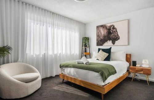Merewether Apartment | Seascape: Family-Friendly Stay 500m from Merewether Beach
