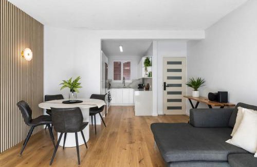 Merewether Apartment | Seascape: Family-Friendly Stay 500m from Merewether Beach