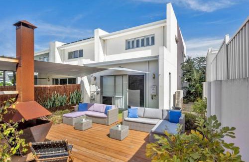 Halls Head House | Pet-Friendly Beach Retreat with Cafe and Fire Pit