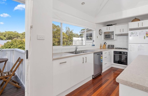 Hyams Beach House | Oceanfront Seascape Cottage at Hyams Beach - Perfect for Families