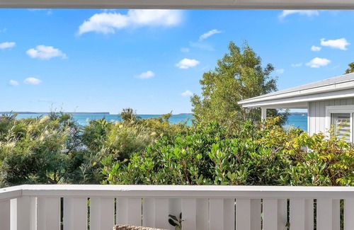 Hyams Beach House | Oceanfront Seascape Cottage at Hyams Beach - Perfect for Families