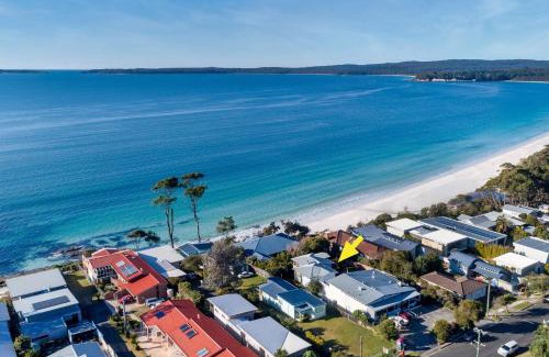 Hyams Beach House | Cozy Seascape Cottage at Hyams Beach - Family Friendly Retreat