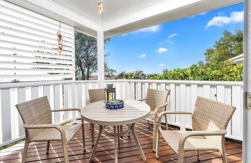 Hyams Beach House | Cozy Seascape Cottage at Hyams Beach - Family Friendly Retreat