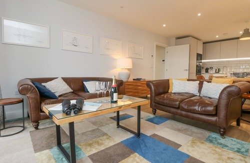 Maenporth Cottage | Seascape: Family-Friendly Holiday Cottage with Ocean Views