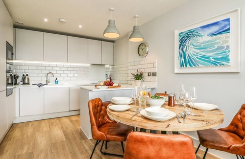 Maenporth Cottage | Seascape: Family-Friendly Holiday Cottage with Ocean Views