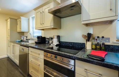 Aldeburgh Apartment | Seascape: Family-Friendly Retreat with 9.5/10 Guest Rating