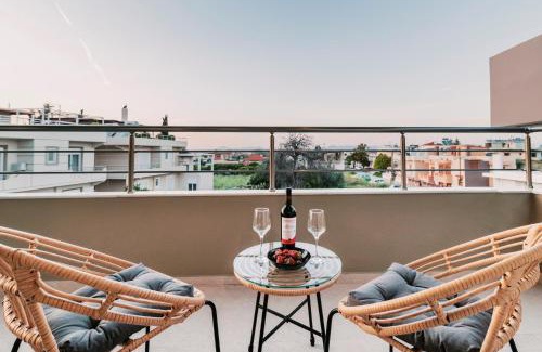 Petaloudes Apartment | Cozy Seascape House: Pet Friendly with High Guest Ratings