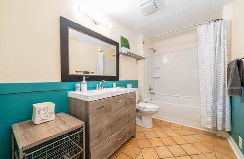 Chic's Beach Apartment | Seascape Lux Suite: Recently Renovated & Pet Friendly Escape