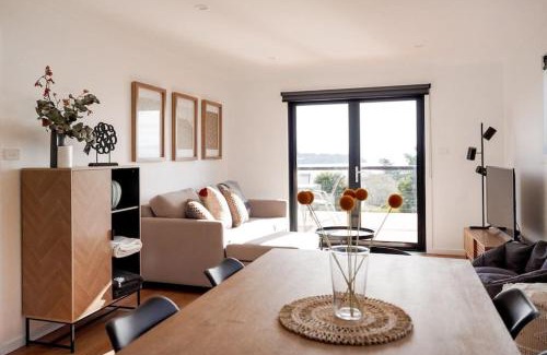 Alonnah House | Family-Friendly Retreat at Seascape on Bruny in Alonnah