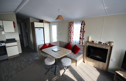 Mudeford House | Pet-Friendly Seascape by the Beach at Sandhills Holiday Park