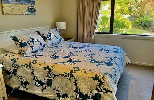 Anakiwa House | Seascape - Breathtaking Ocean Views and Family-Friendly Stay