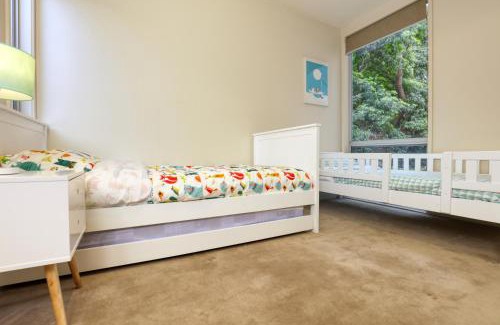 Inverloch House | Seascape: Inverloch Retreat with Hot Tub & 9.4/10 Ratings