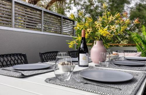 Inverloch House | Seascape: Inverloch Retreat with Hot Tub & 9.4/10 Ratings